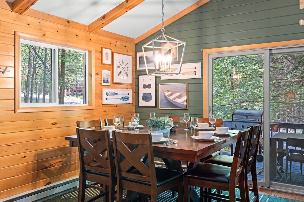 Luxury Pocono Escape | Hot Tub | Game Room
