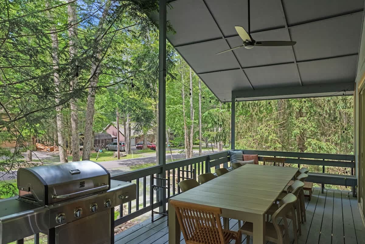 Luxury Pocono Escape | Hot Tub | Game Room