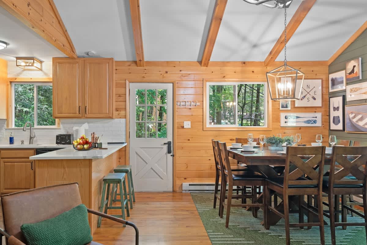 Luxury Pocono Escape | Hot Tub | Game Room