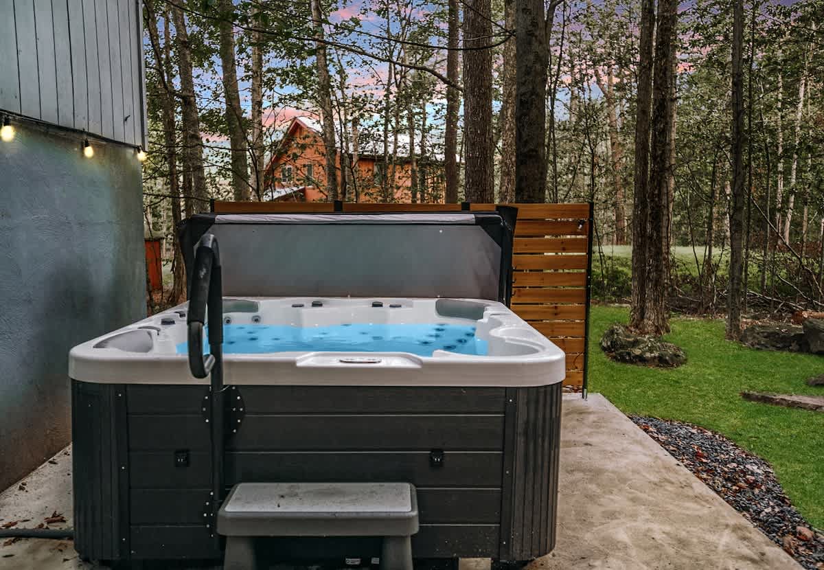 Luxury Pocono Escape | Hot Tub | Game Room