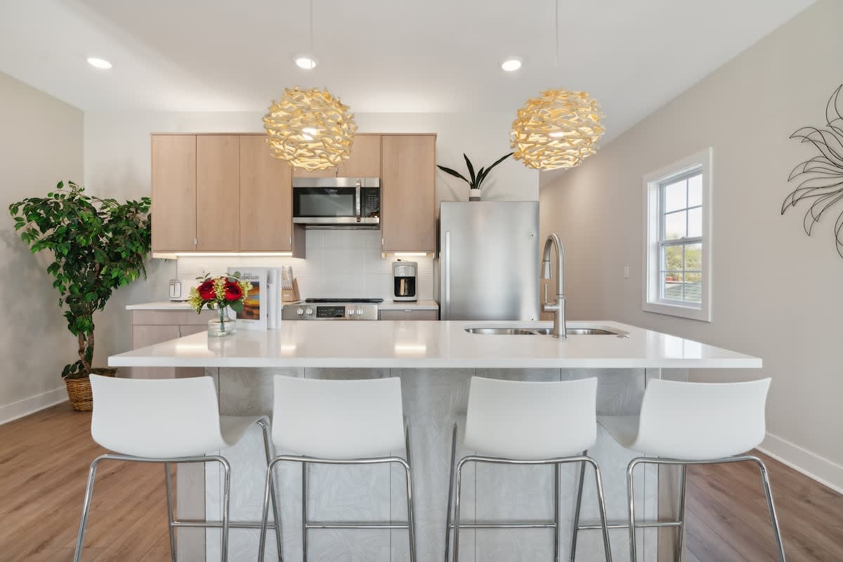 Feelin Good-2 Bd/2Ba in Germantown w/Parking!