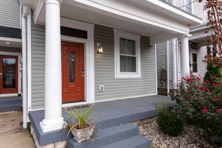 Vintage yet Modern Highlands home! Walk to venues!