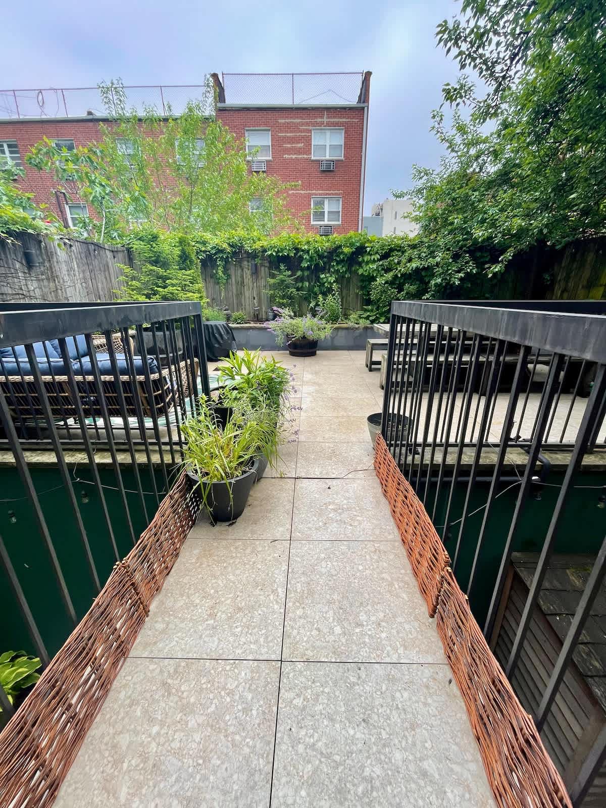 Bright 2-Story Brooklyn Oasis w Patio & Fire Pit - Foto 18