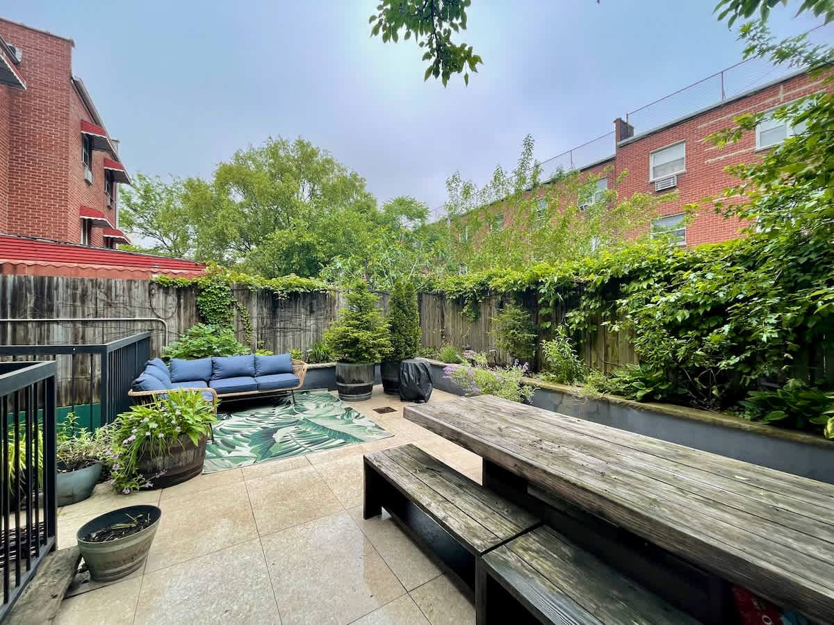 Bright 2-Story Brooklyn Oasis w Patio & Fire Pit - Foto 20