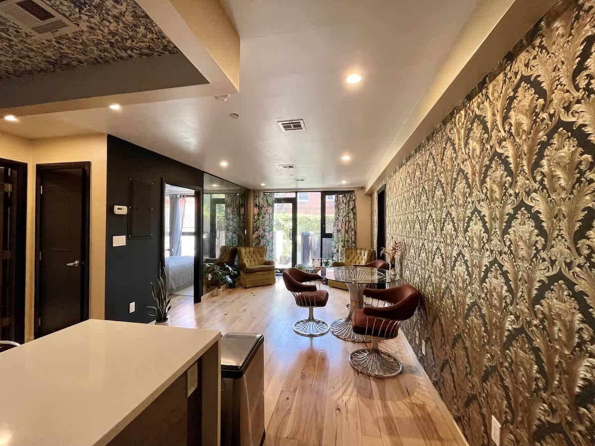 Bright 2-Story Brooklyn Oasis w Patio & Fire Pit - Foto 7