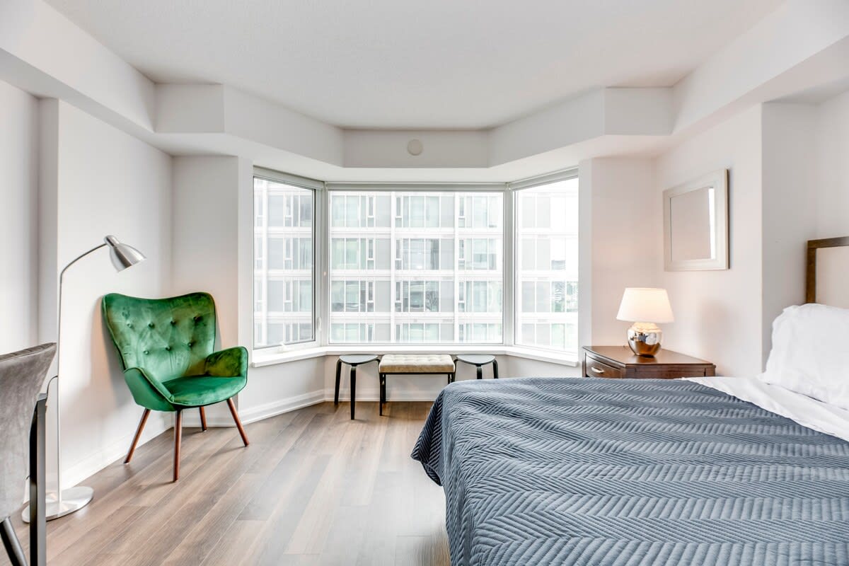 Yorkville Plaza Suite