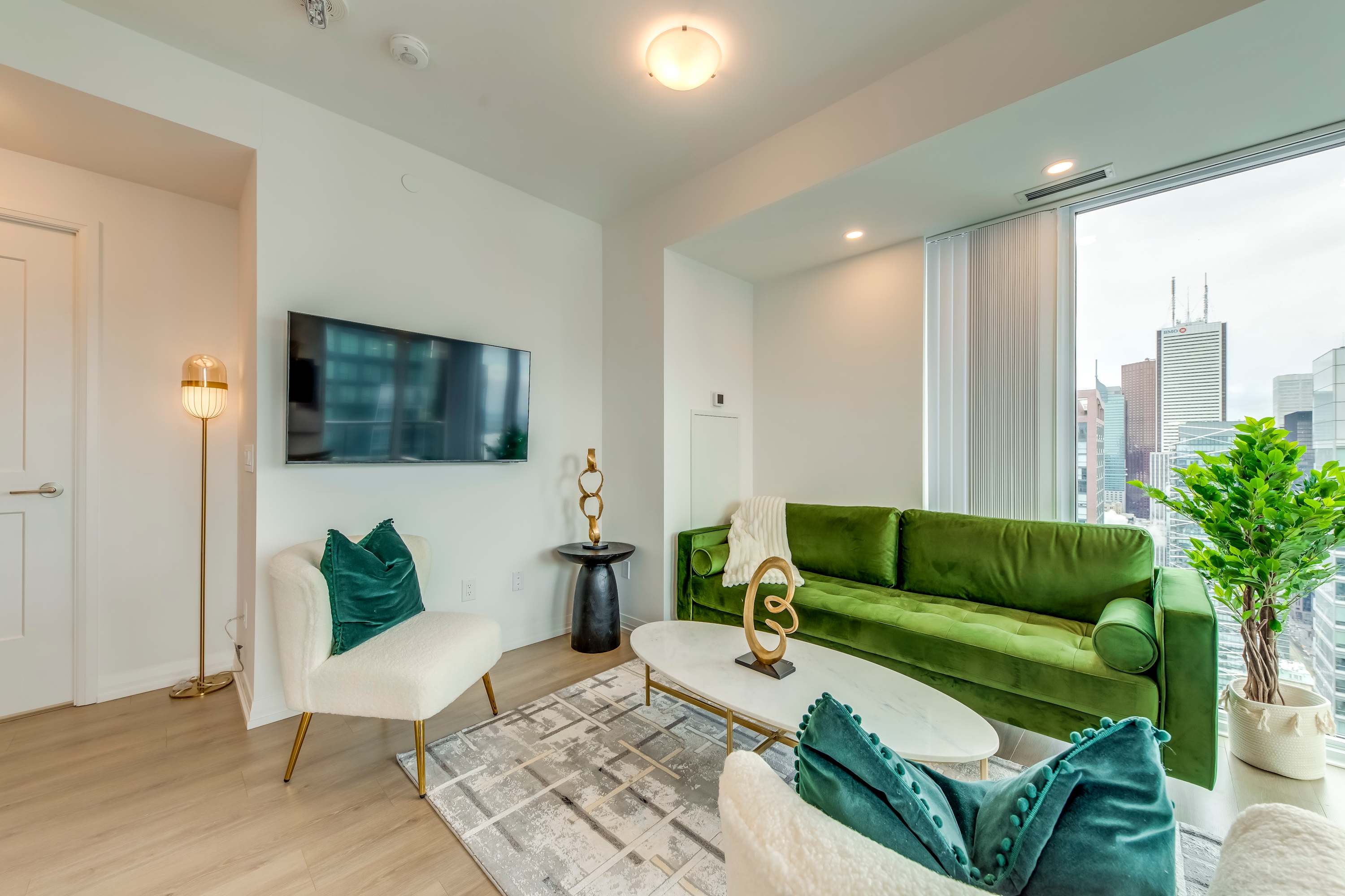 Penthouse 3BR 2BA with a Private Balcony