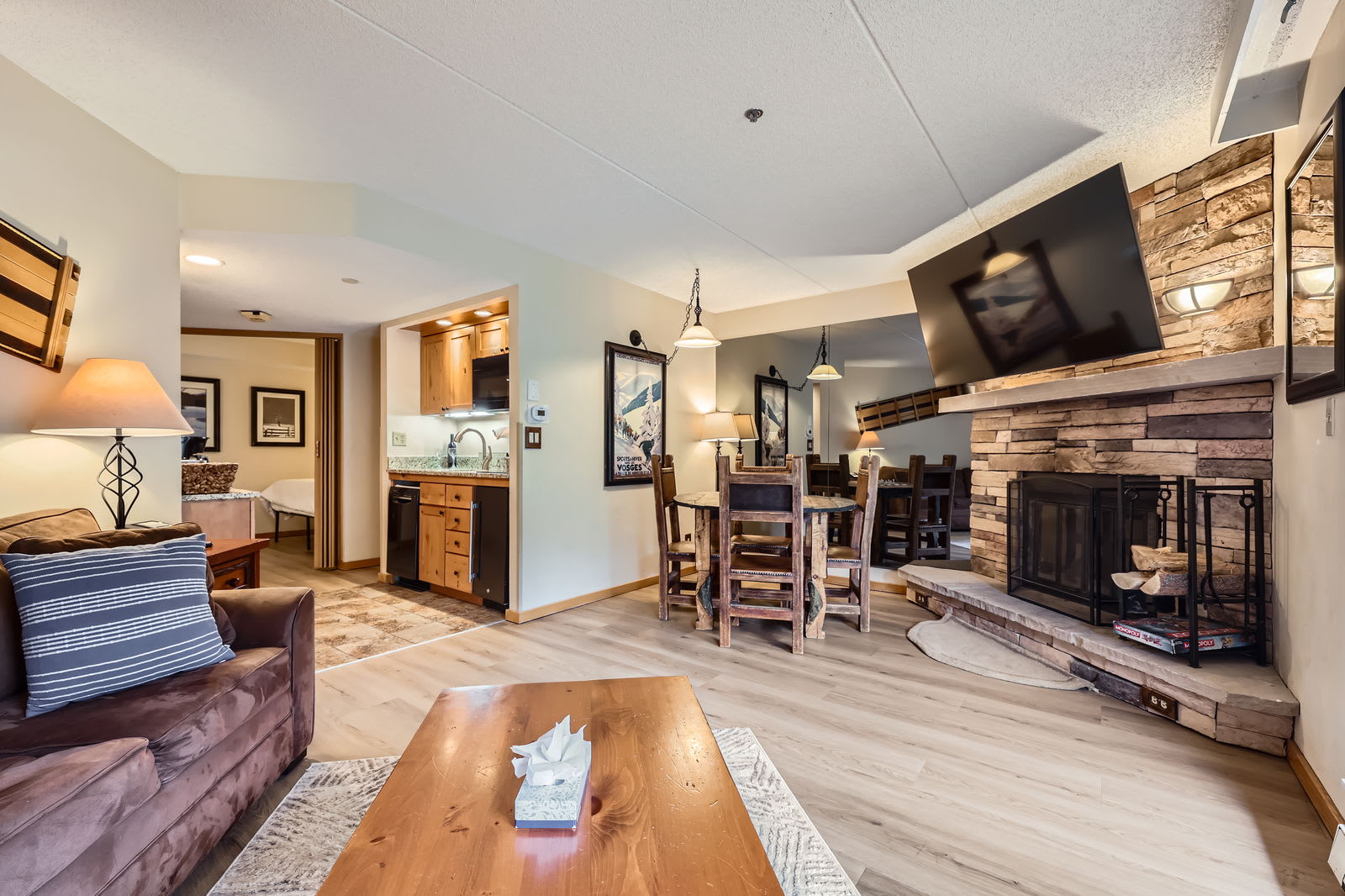 Cozy King Studio, Ski In, Ski Out, Dog Friendly — Breckenridge, CO — vacation rental