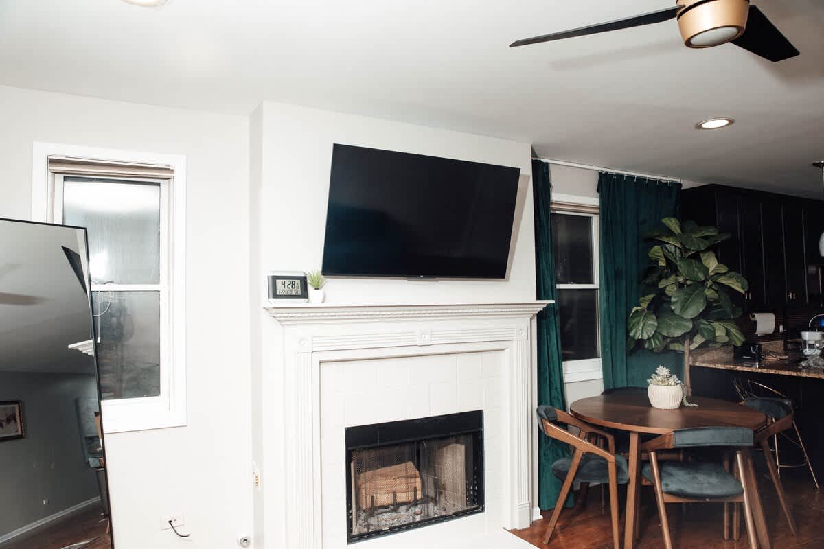 Modern & Spacious Stay in Historic Bronzeville