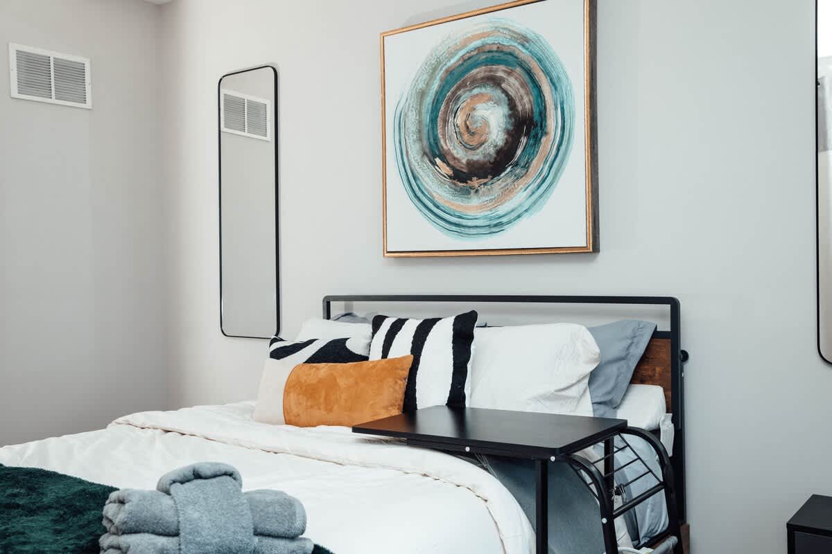 Modern & Spacious Stay in Historic Bronzeville