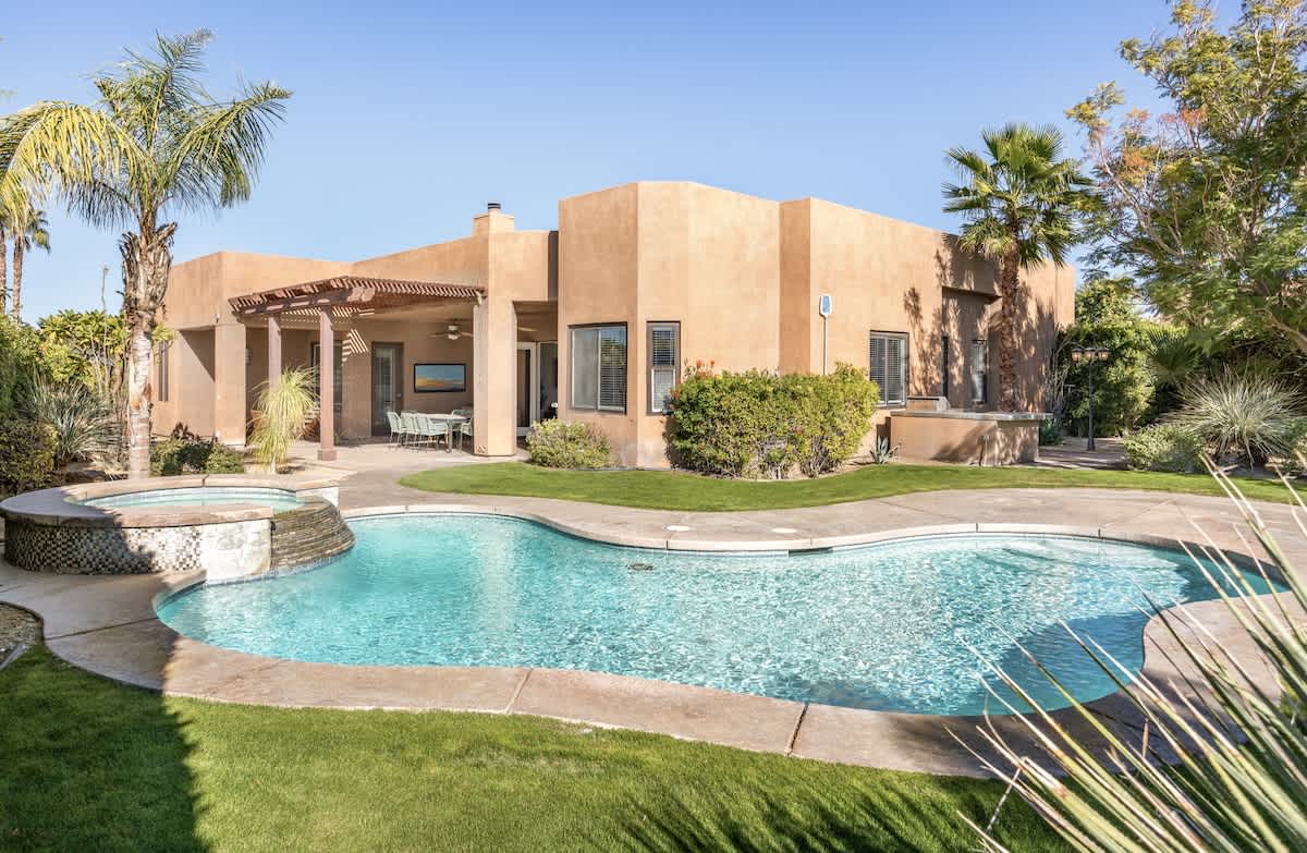 Desert Dreamhouse 4BR + Pool/Spa