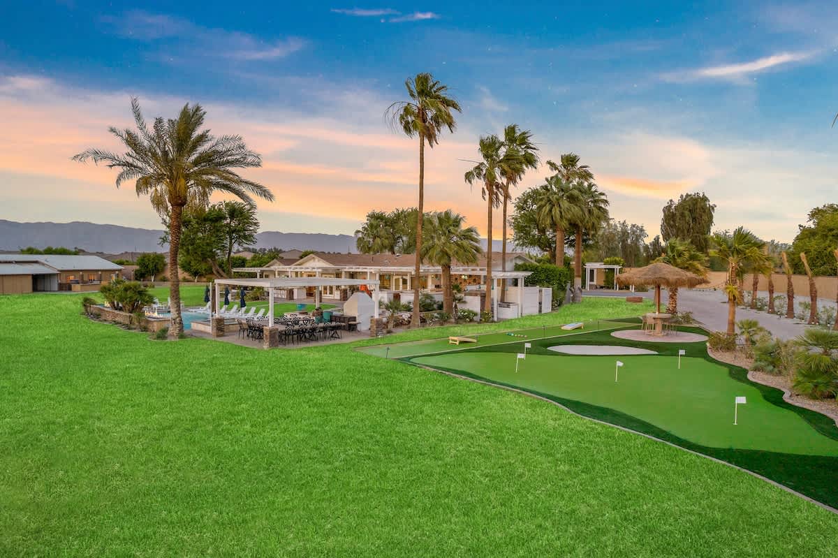 Sunset Club Ranch | 3 Homes + Pool Near Festivals 3