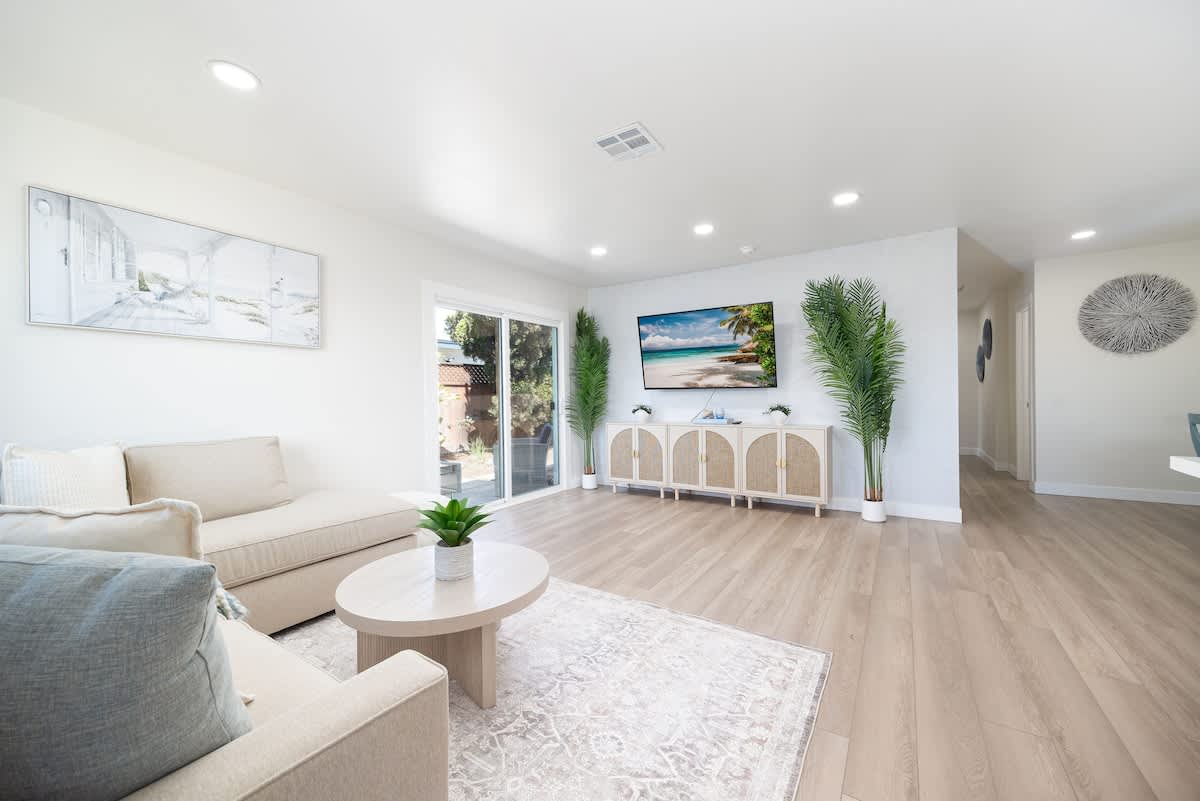 4 Miles to Beach Central and Newly Renovated — San Diego, CA — vacation rental