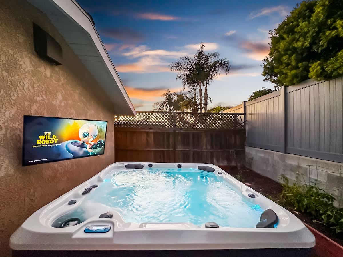 10 Min to La Jolla Beach & UCSD! | Private Hot Tub — San Diego, CA — vacation rental