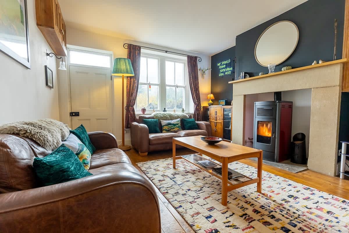 Three Bed Cottage in the heart of the Peaks