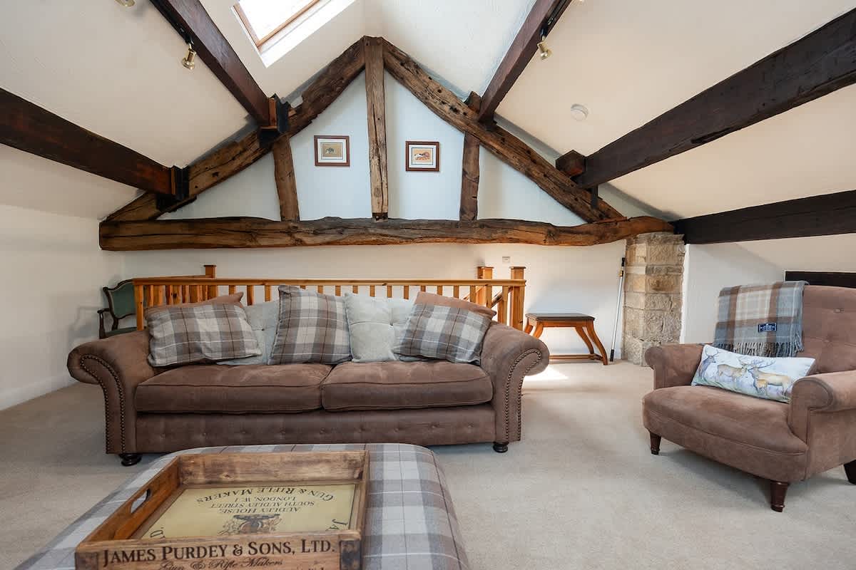 Peaceful Farm Cottage & Hot Tub in Holmfirth
