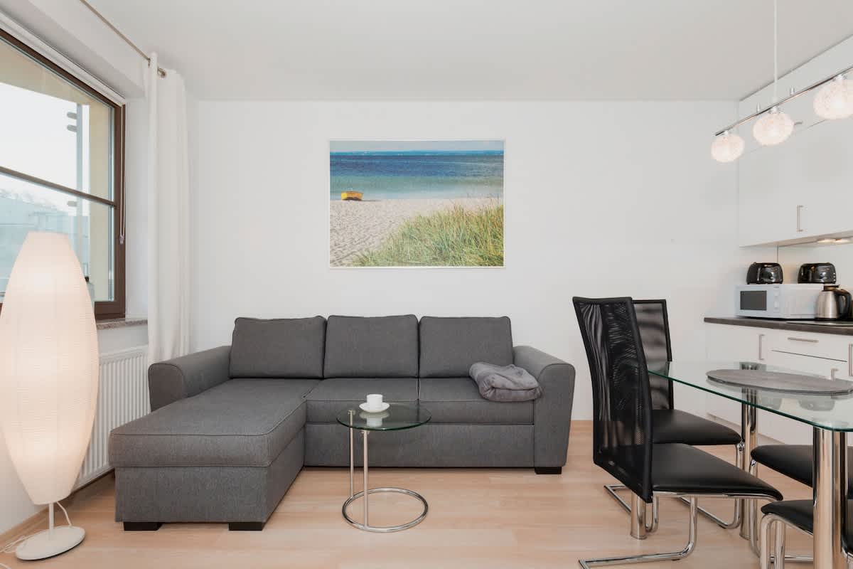 Sikorskiego 1 Świnoujście | Beige and Grey Apartment with Balcony — Świnoujście, Województwo zachodniopomorskie — vacation rental