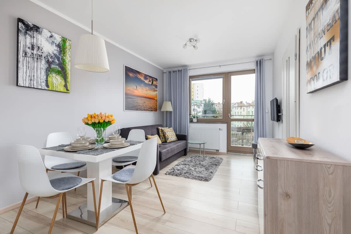 Sikorskiego 1 Świnoujście | White-Grey Apartment with Balcony — Świnoujście, Województwo zachodniopomorskie — vacation rental