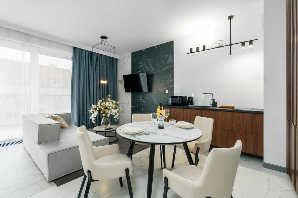 Miskant Apartment |  Stylish Apartment with Parking & Balcony | Excellent Location Near Poznań's Old Town | Romantic Stay in Poznań — Poznań, Województwo wielkopolskie — vacation rental