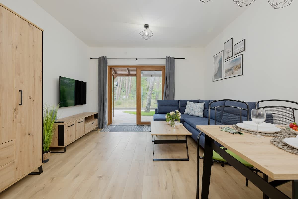 Zielona 11 Międzywodzie | Apartment for 6 People Close to the Beach | Parking | Functional equipment — Międzywodzie, Województwo zachodniopomorskie — vacation rental
