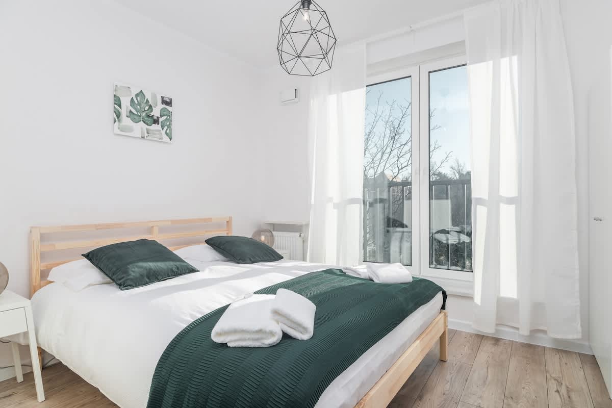 Tumskie Ogrody II 14 Wrocław | Spacious 3-Bedroom Apartment | Two Parking Spaces | Close to Słodowa Island | — Wrocław, Województwo dolnośląskie — vacation rental