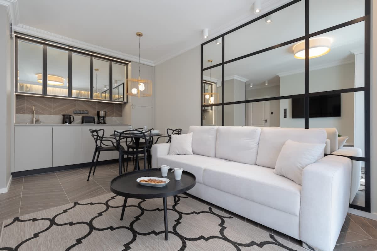 Wybrzeże Kościuszkowskie 6E Dziwnów | Black and Beige Apartment with Bay View — Dziwnów, Województwo zachodniopomorskie — vacation rental