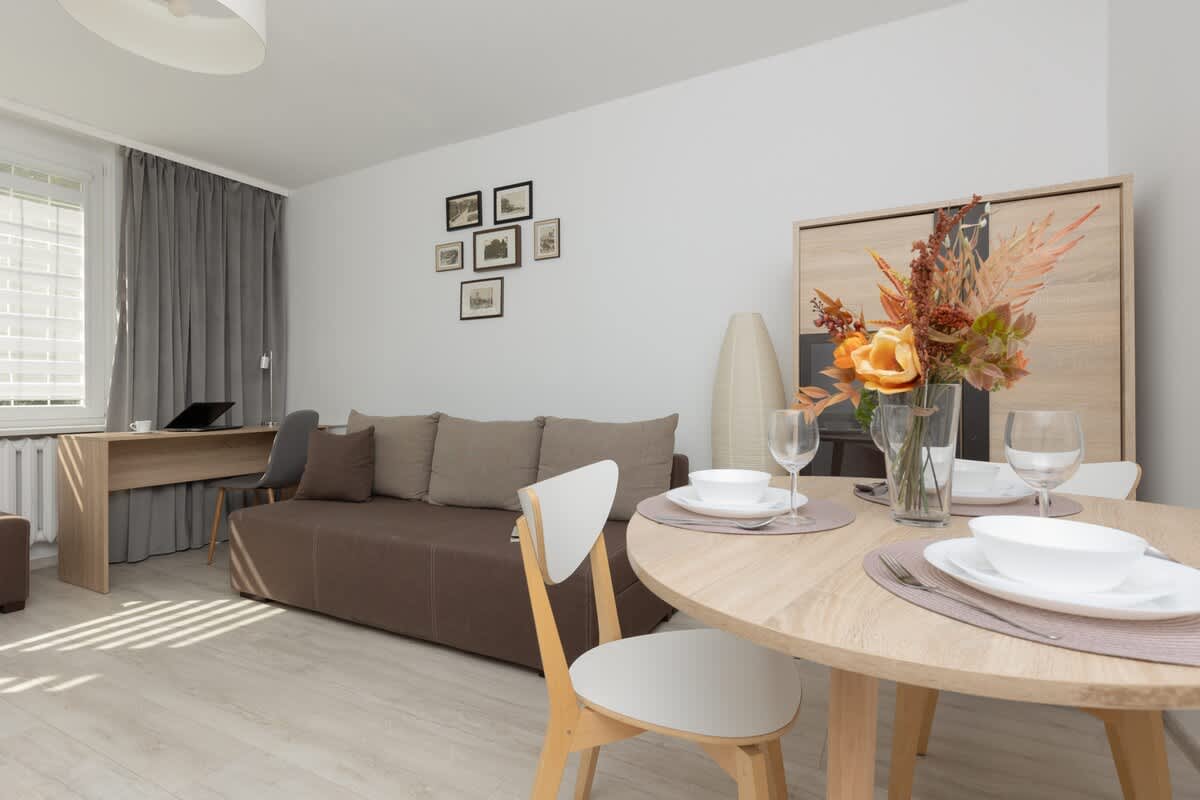 Zielna 45 | Elegant Apartment | Desk — Warszawa, Województwo mazowieckie — vacation rental