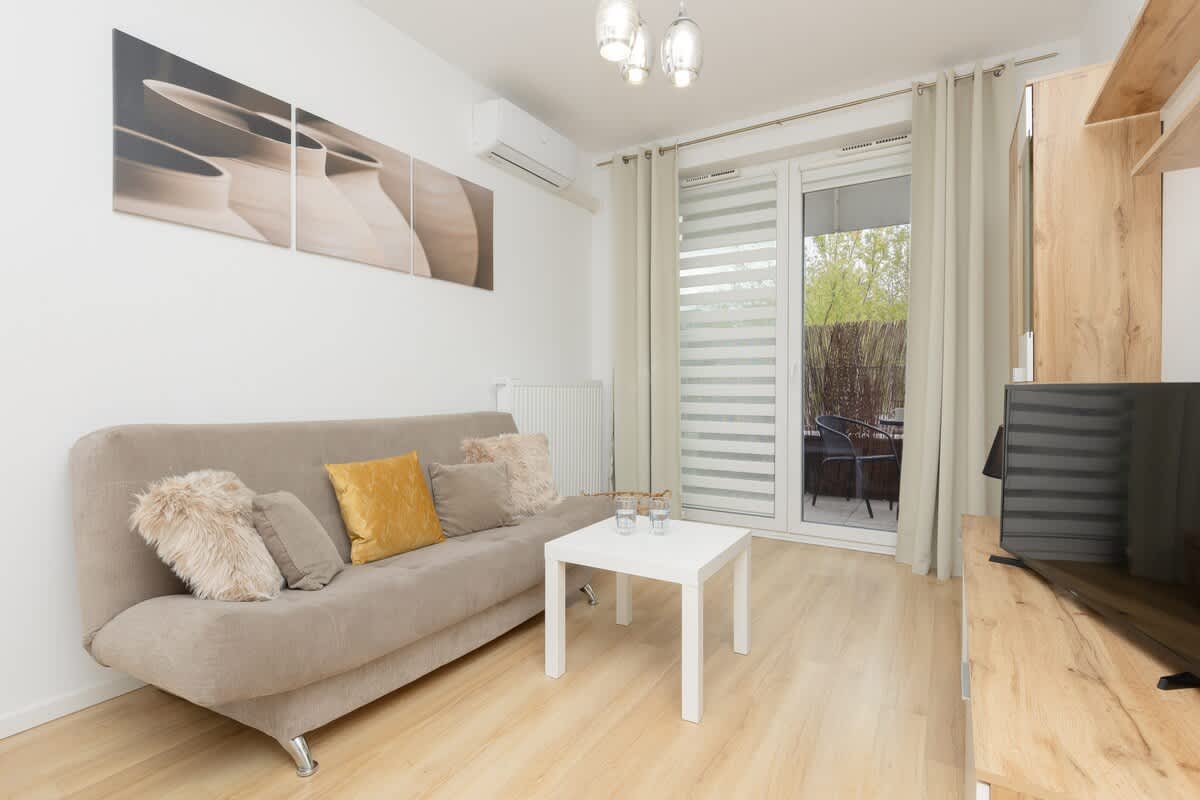 Komputerowa 8 | Air-conditioned flat | Parking — Warszawa, Województwo mazowieckie — vacation rental