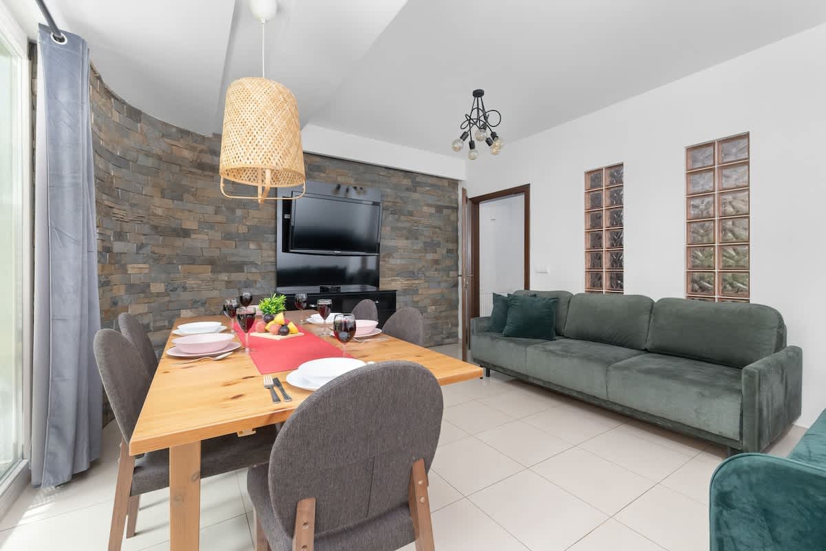 Stara Polana | Tasteful Apartment | Pool