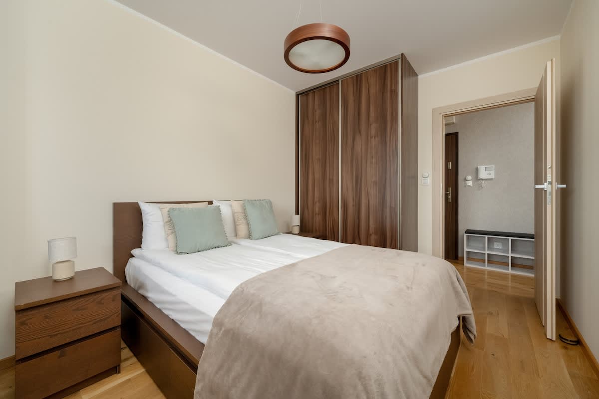 Tęczowa 91 Wrocław | Spacious Apartment | Parking — Wrocław, Województwo dolnośląskie — vacation rental