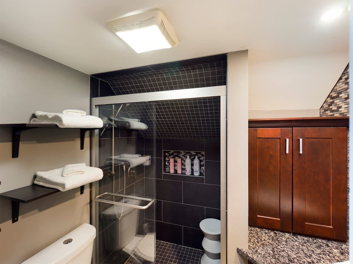 Chi-Town Hideout #3 6