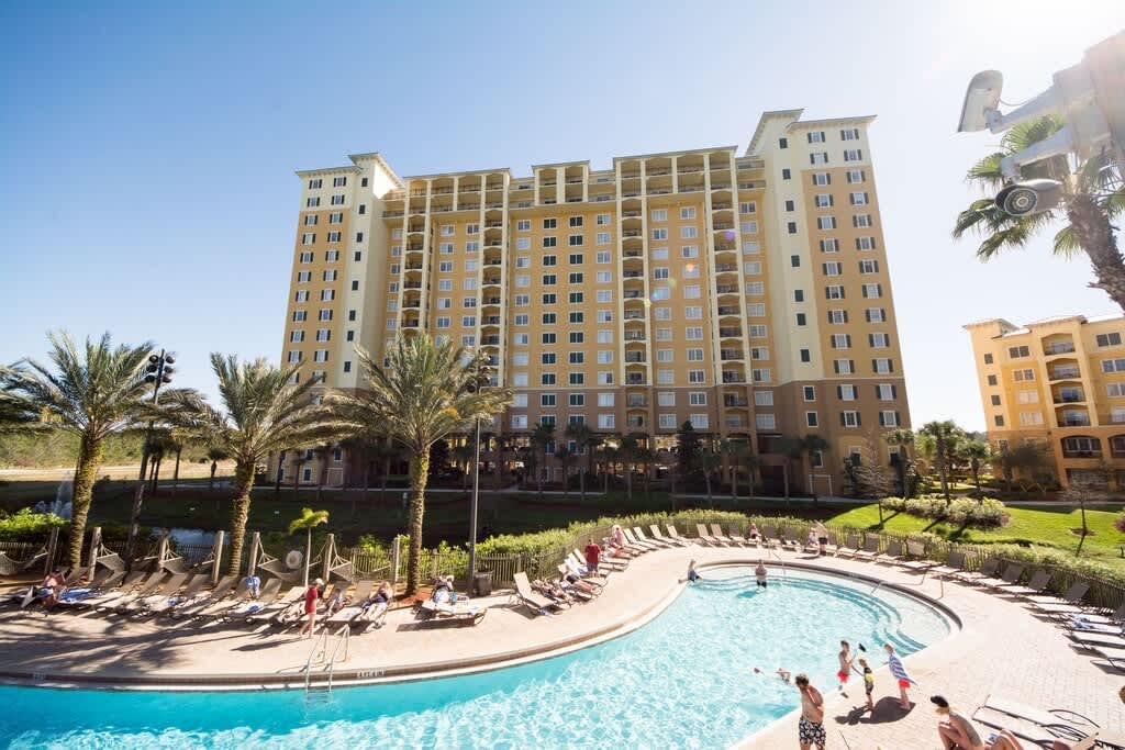 3Bd | Resort | 3 miles to Disney