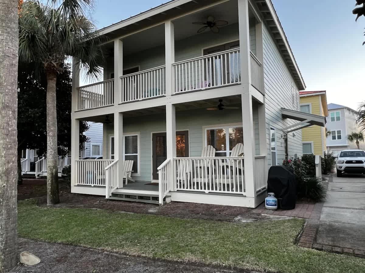 4BR Waterfront | Beach Access • Pool • Lake Views