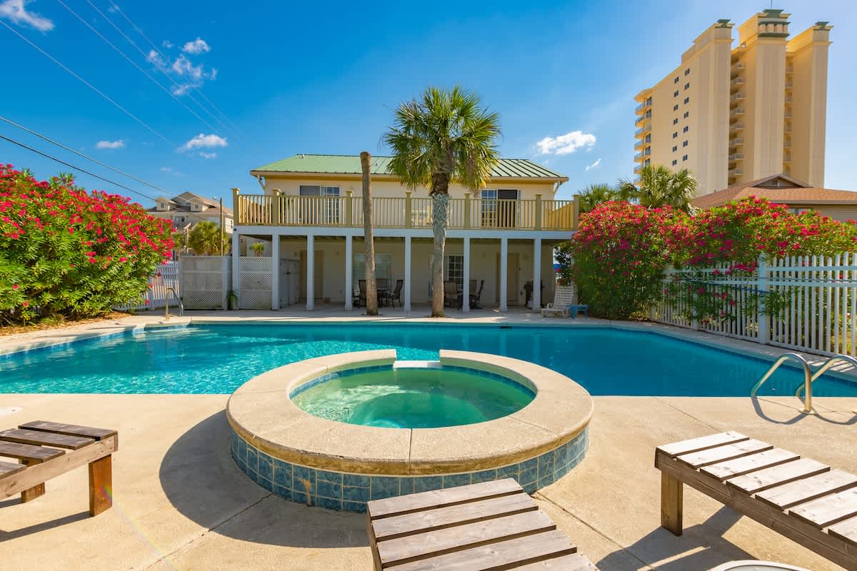 6BR Panama City Bch Home • Private Pool • Spacious