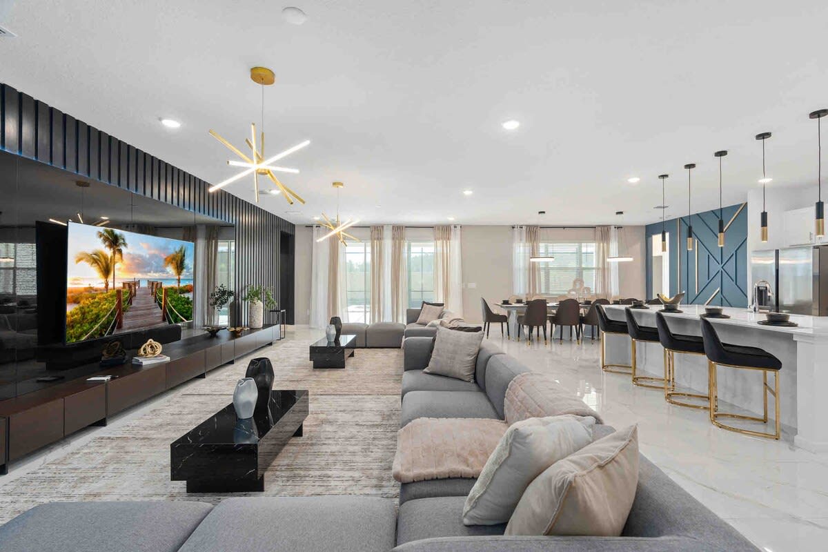15BR Luxury Disney Villa | 7000 Sq Ft | Sleeps 30+