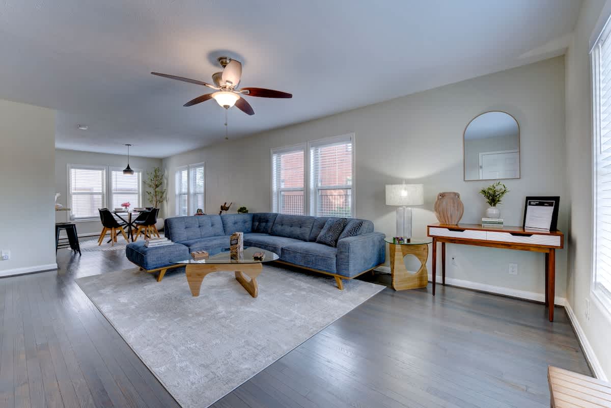 A Spacious Gated Retreat Near Med Center and Rice