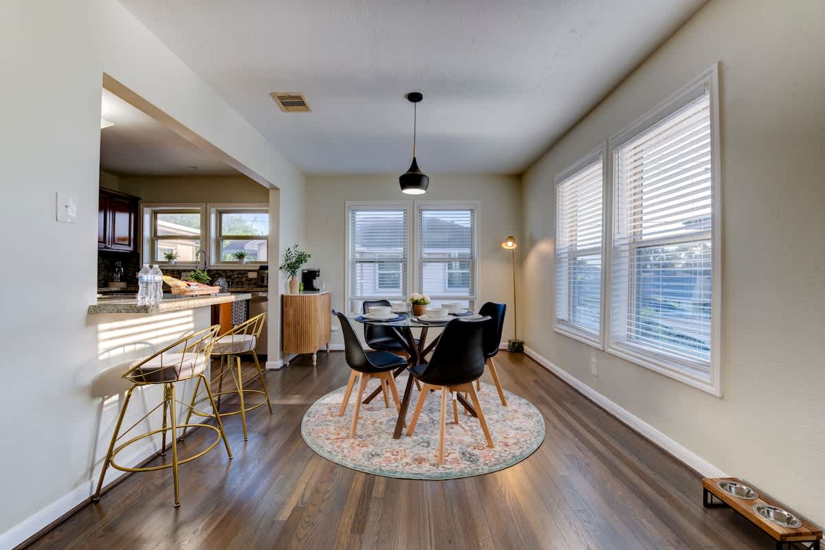 Beautiful Unit in the Heart of Houston
