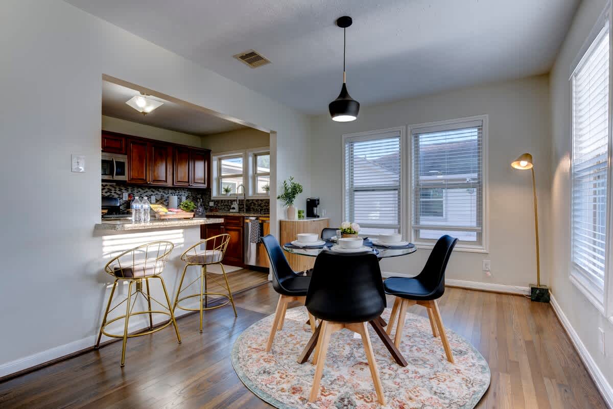 Beautiful Unit in the Heart of Houston