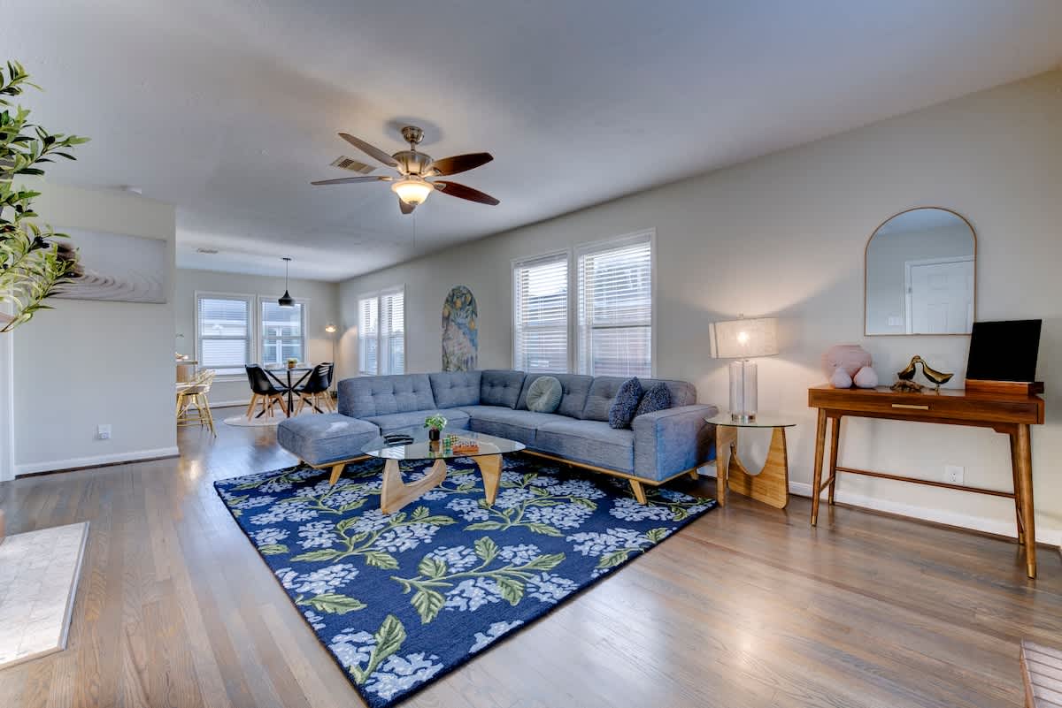 Beautiful Unit in the Heart of Houston
