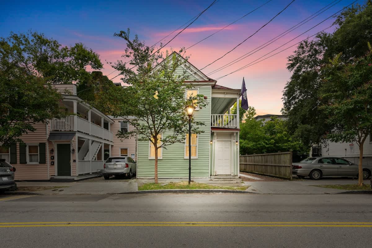 This Downtown Charleston home is waiting for you! We look forward to hosting you soon! 