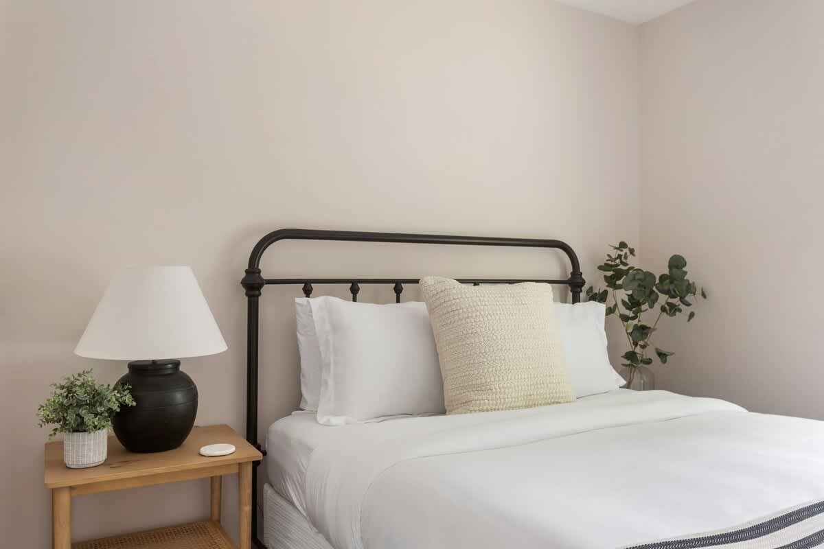 Bedroom #3: Queen Bed 