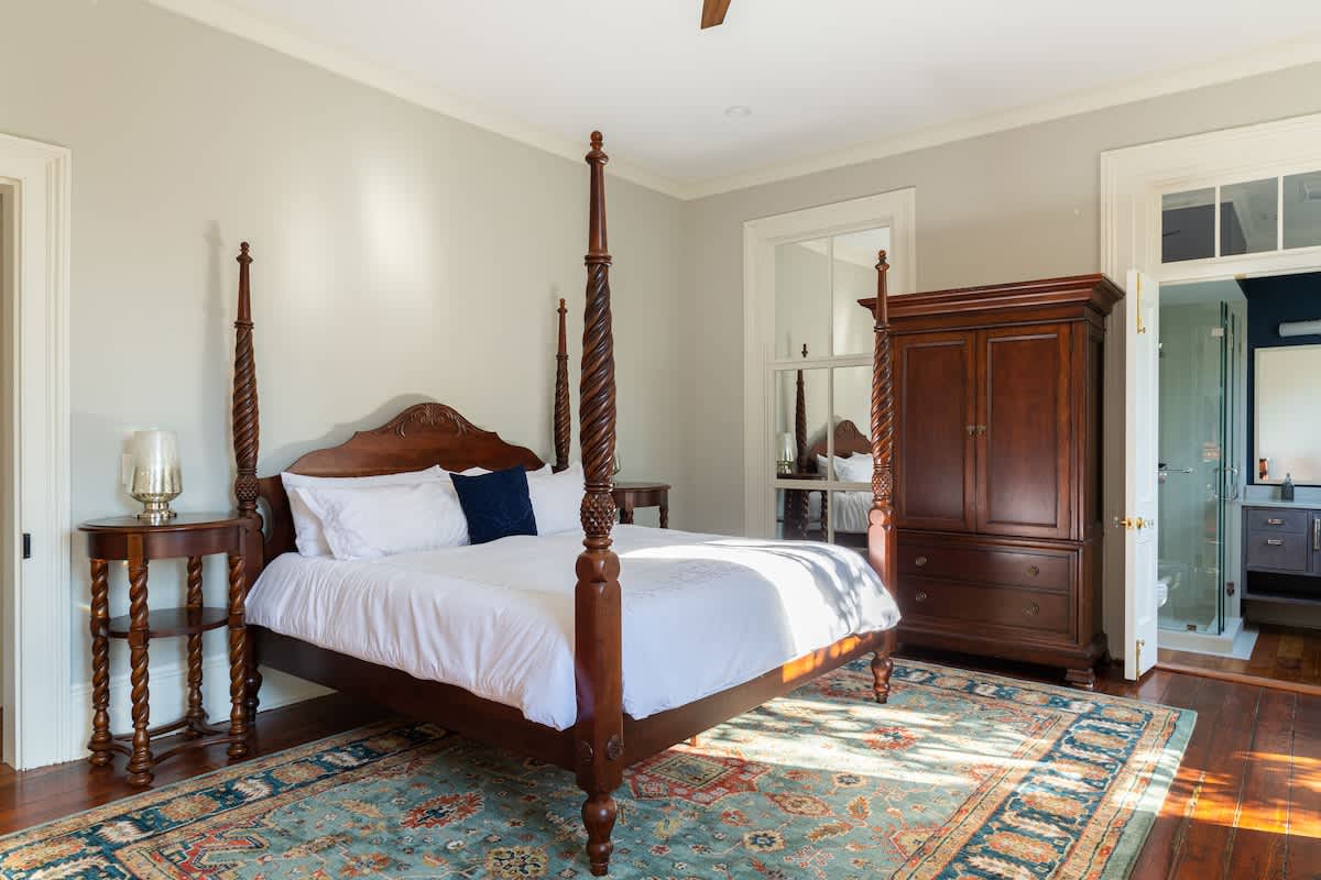 Bedroom 2 with King 4-Post Bed with Organic Latex Mattress