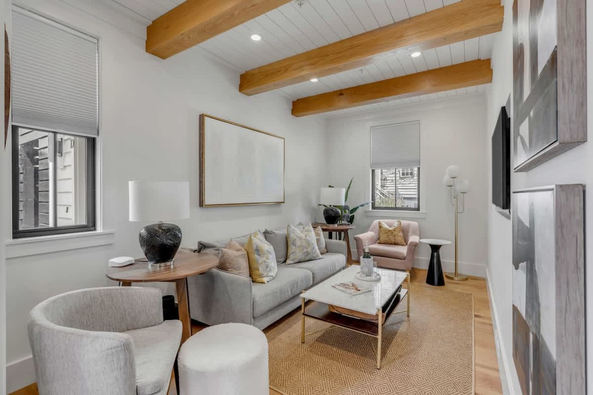 Spacious living room with seating for your entire group!