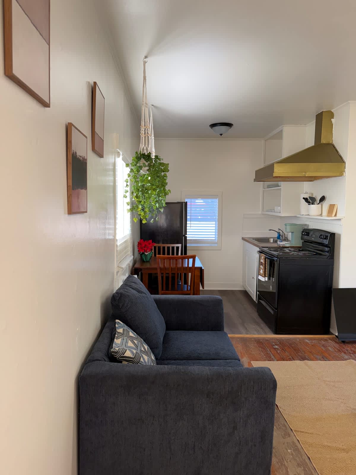 Cozy Modern Studio - Heart of Lafayette