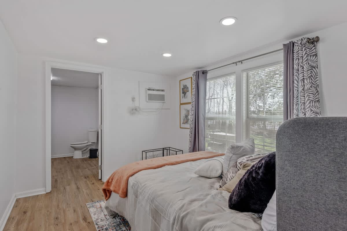Riverside Bliss: Your Whiskey Bay Getaway