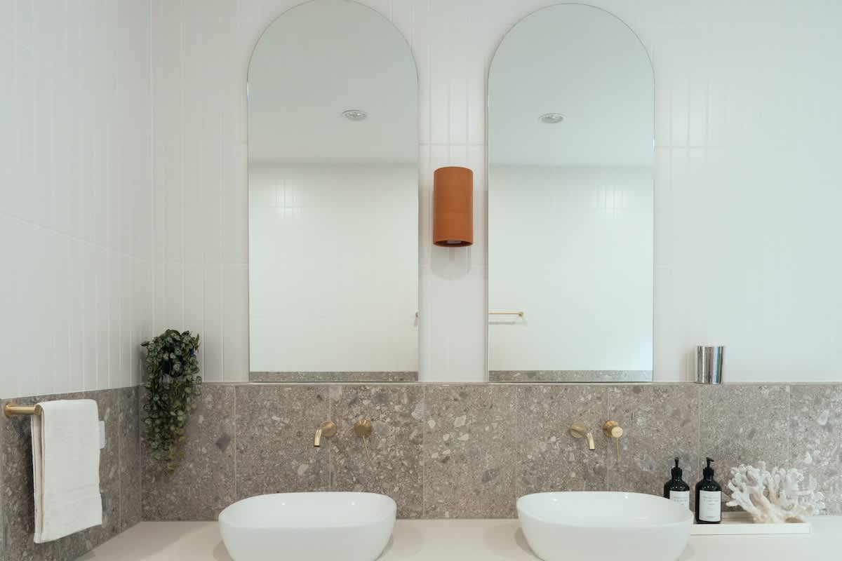 Full bathroom