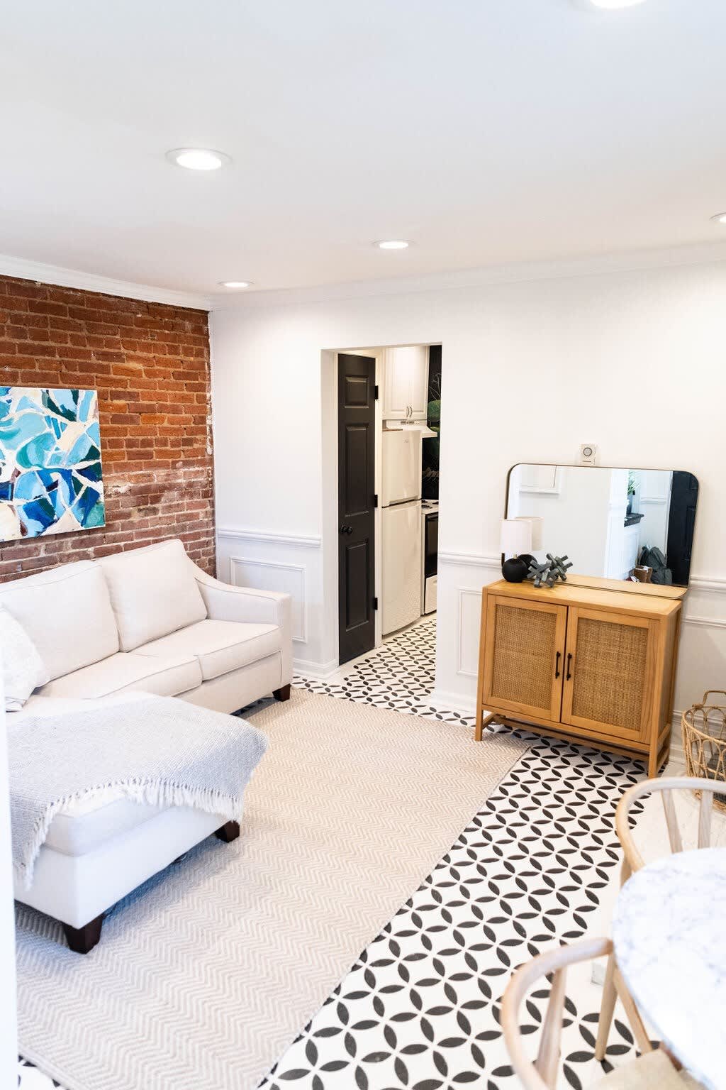 Charming And Historic Apartment In Capitol Hill