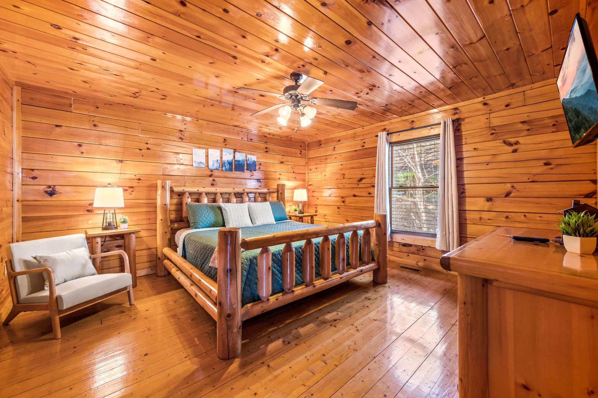 Family Cabin Getaway Hot Tub, Game Room & Views