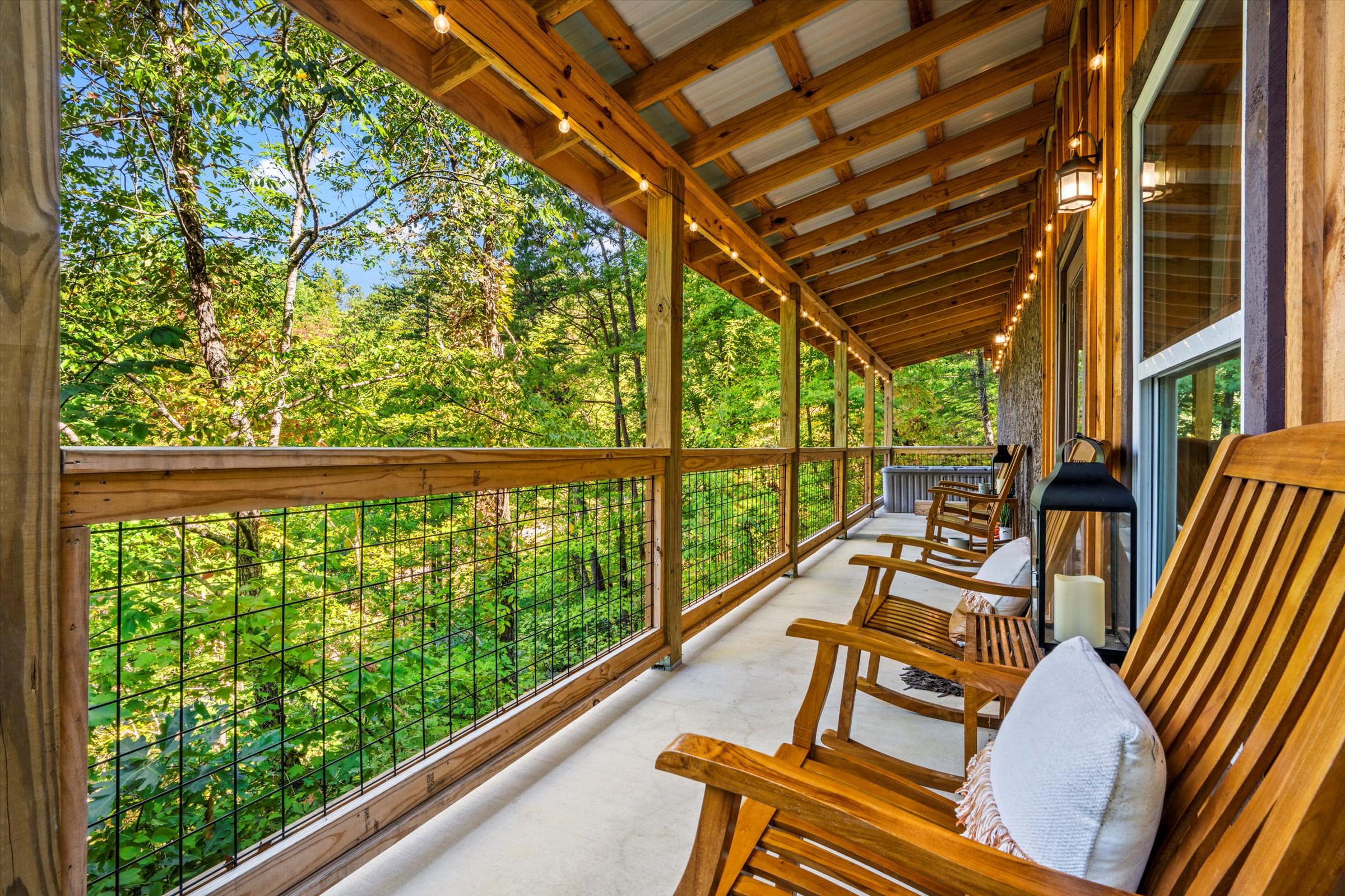 Luxurious & Family Friendly  - Hot Tub - Game Room