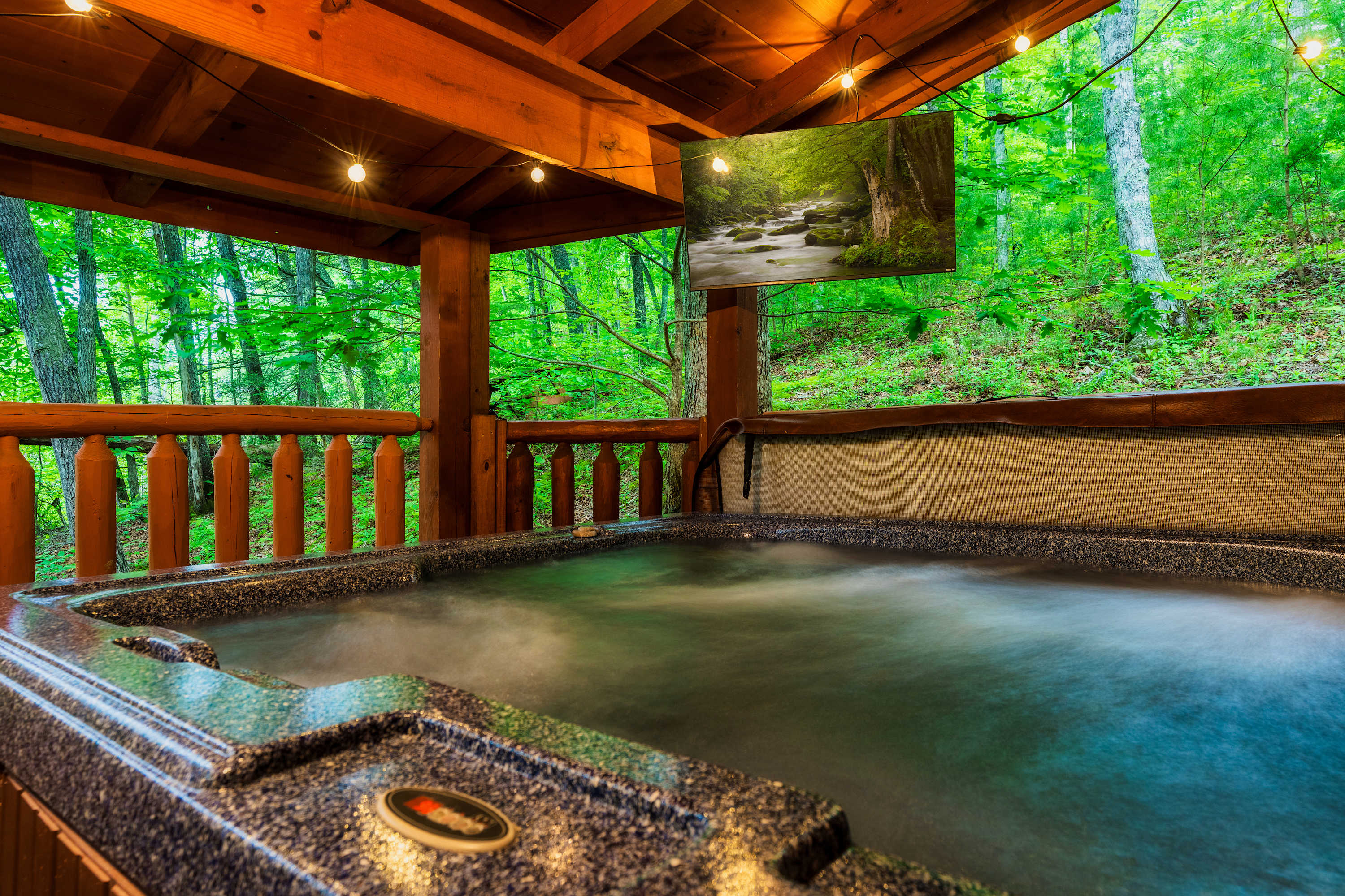 Family Fun Chalet: Hot Tub, Game Room & Mountain Views!